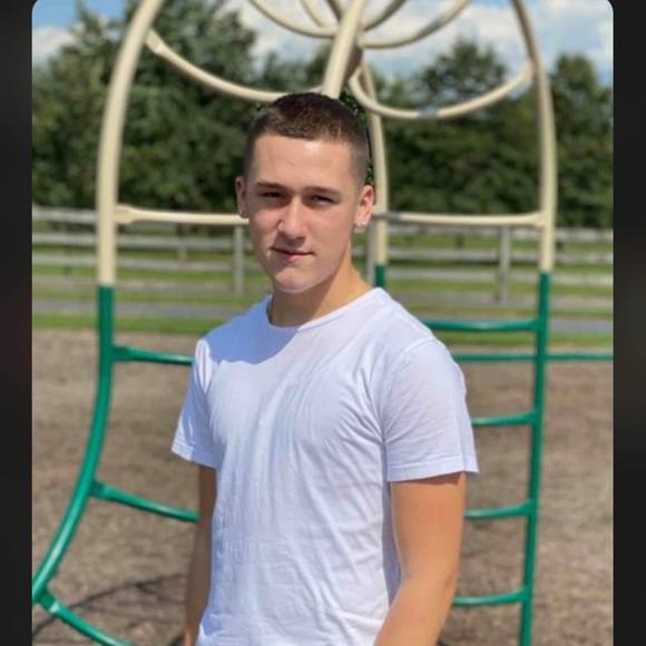 Meet your Posher, Lucas - Picture 1 of 1